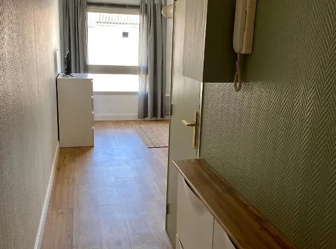 1 Pièce, Hyper Centre, Grosse Horloge * La Rochelle (Charente-Maritime)